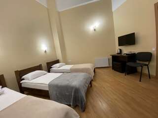 Отель Passage Hotel Тернополь Бюджетный трехместный номер - Мансарда-2